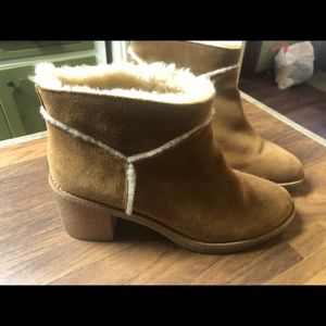 Size 10 ugg boots fleece lined with block heel
